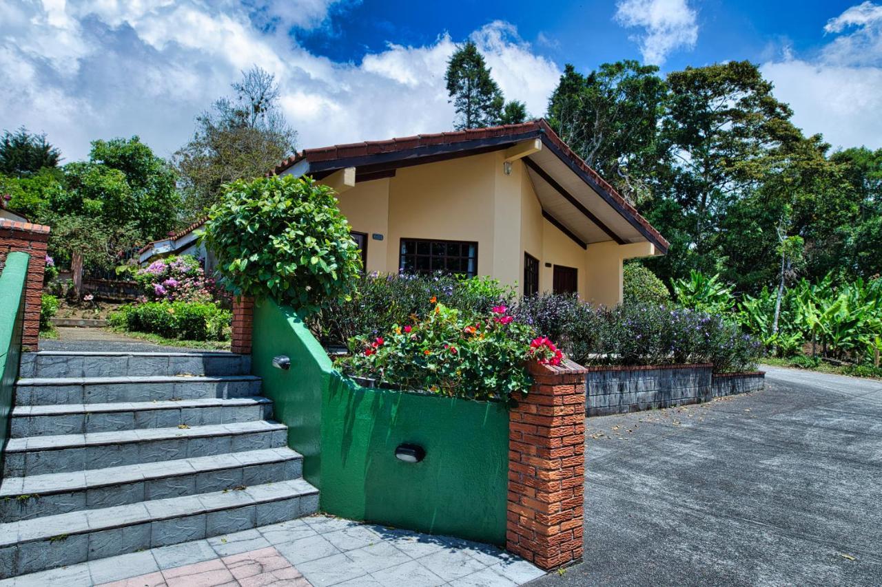 Hotel Villa Zurqui San Isidro  エクステリア 写真