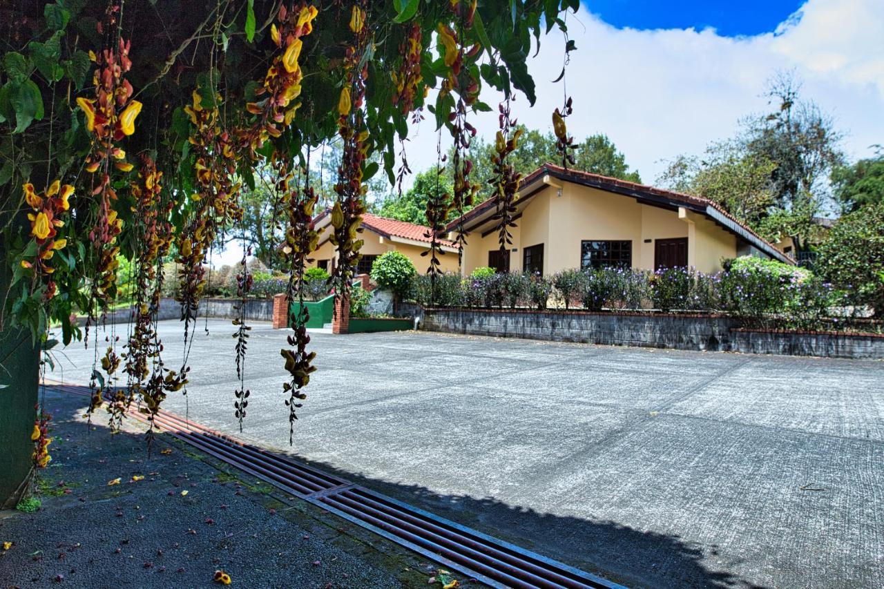 Hotel Villa Zurqui San Isidro  エクステリア 写真