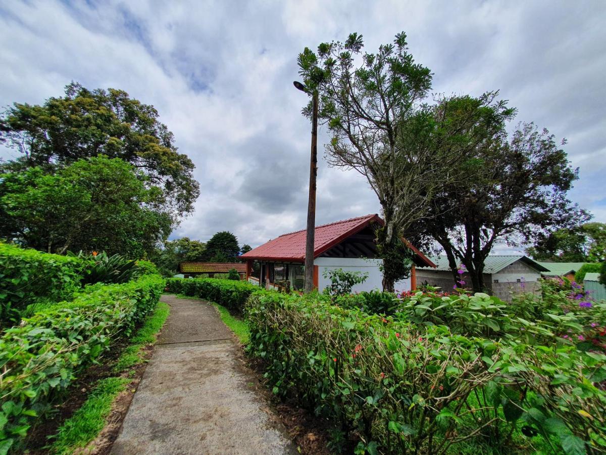 Hotel Villa Zurqui San Isidro  エクステリア 写真